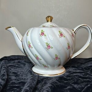 Vintage SADLER teapot